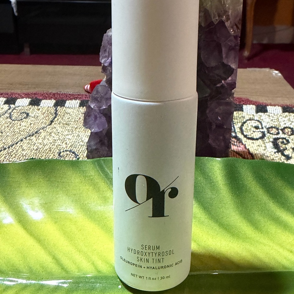 Olive and Rose SERUM HYDROXYTYROSOL
SKIN TINT